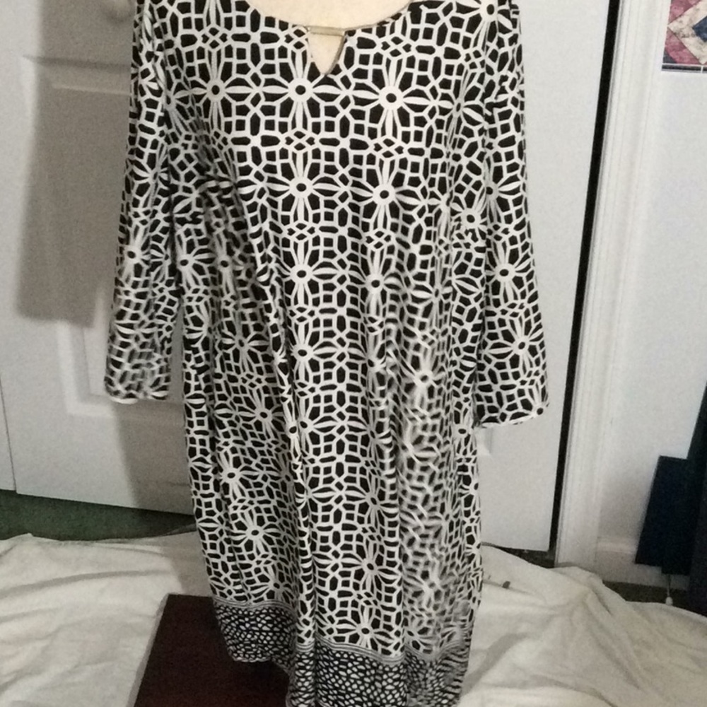 3/$30❤️ Tacera Abstract design dress
